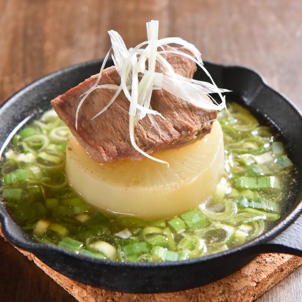 味の染み込んだタンにわさびの風味がアクセント！【わさびタン】