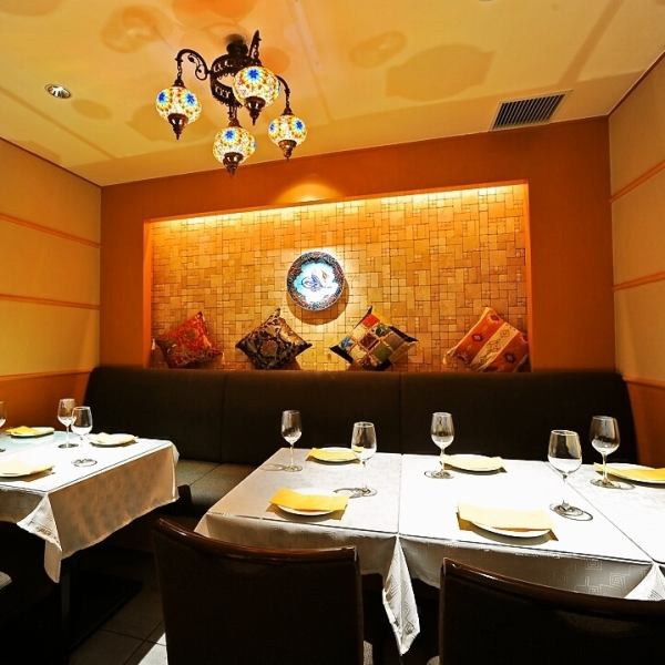 Stylish interior that is popular among women.Girls' night out, birthday parties, etc. are welcome☆ The lighting on the walls and ceiling is full of exotic atmosphere.The seating is spacious, so you can enjoy your meal in peace.