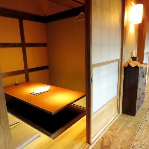 【有料】6名掛け掘りごたつ席の完全個室です。1部屋1,000円いただきます。