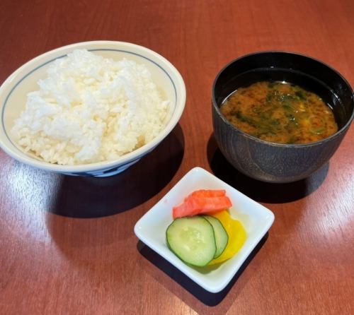 Rice set (red miso soup, pickles)