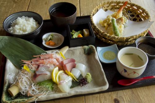 Sashimi and tempura rice