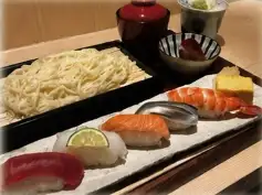 にぎり5貫と稲庭うどん