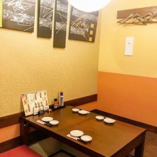【1F 파고타타석】 조용한 공간에서 식사와 대화를 즐길 수 있습니다.차분한 공간은 남녀노소 불문하고 편안하게 보내실 수 있습니다.