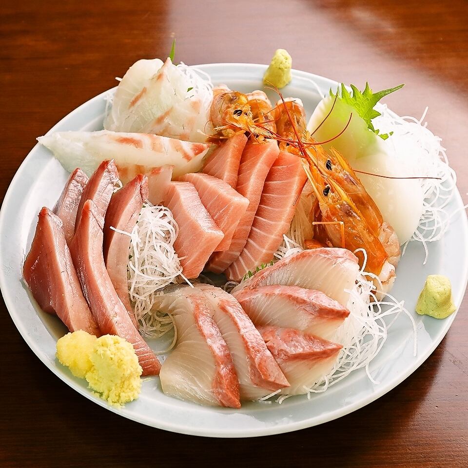 Sashimi boasts size, thickness and freshness! Rich in fish dishes!