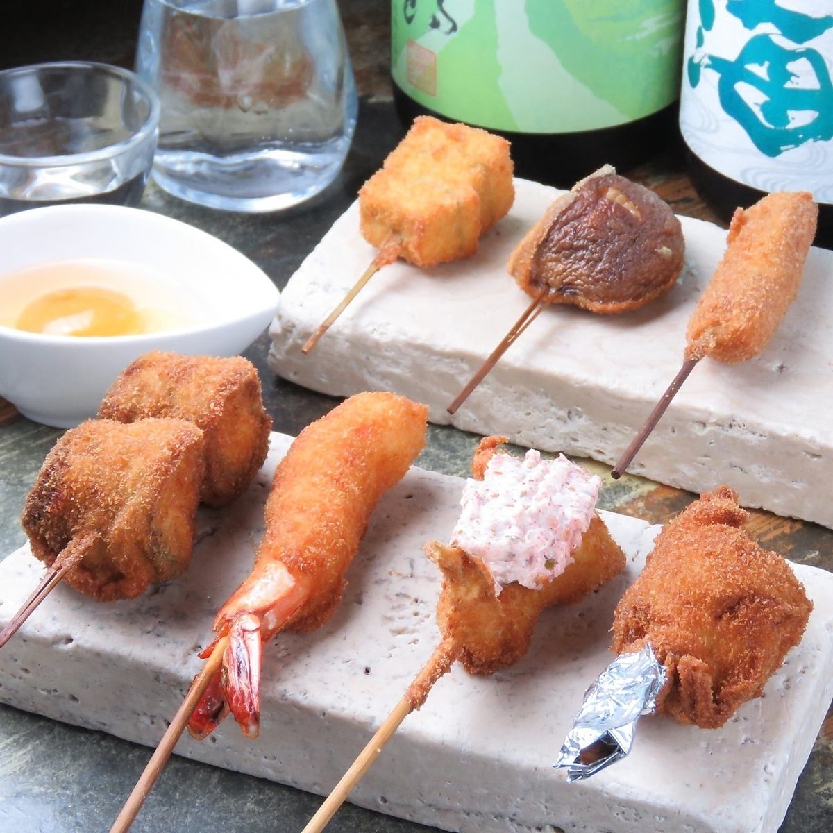 特注のパン粉を使用した外の衣はサクッと、中はジューシー！