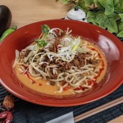 貝王軒　汁無し担々麺