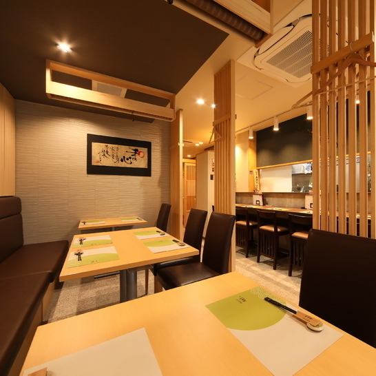 [Tables are available] A calm Japanese space.We have wonderful seats that can be used not only for dinner and entertainment, but also for everyday use.Please feel free to make a reservation.
