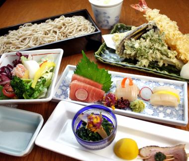 ランチ【そば会席御膳】前菜,お造り,サラダ,季節の天ぷら,国産二八蕎麦,甘味が楽しめるコース