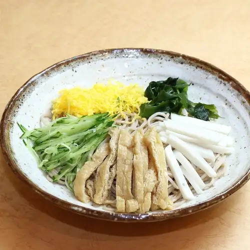 冷やしきつねそば