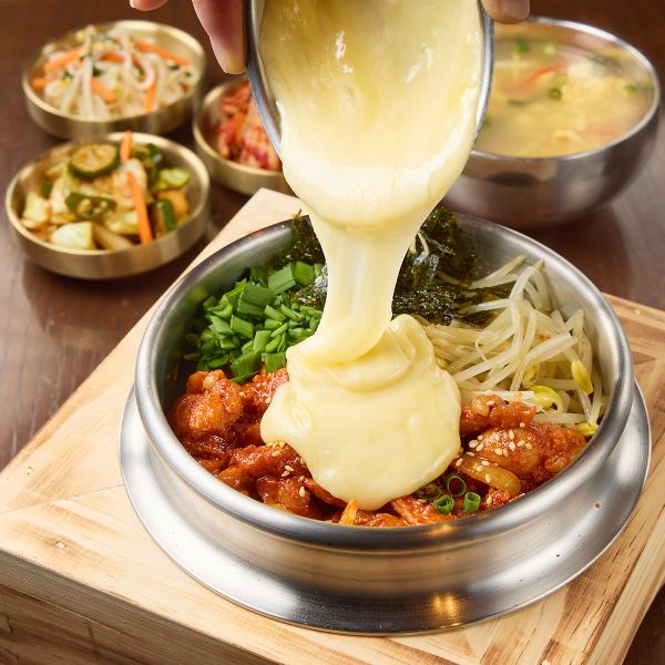 《女子会・ママ会に大人気の”チーズメニュー”も数多く取り揃えています》