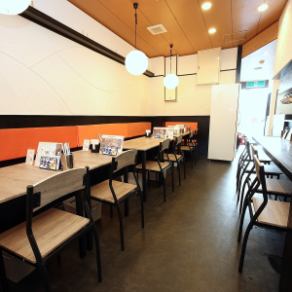 ≪１Fテーブル≫お洒落なテーブル席。お一人様から女子会やプライベート利用にも最適◎