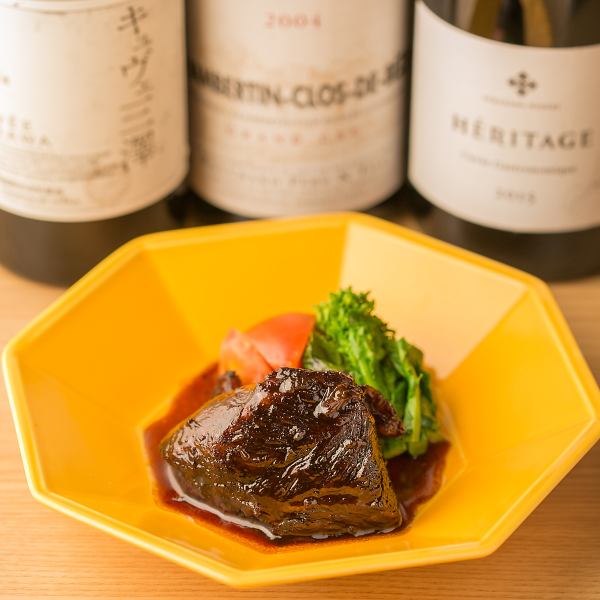 Stewed beef cheek meat in red wine, slowly simmered over time
