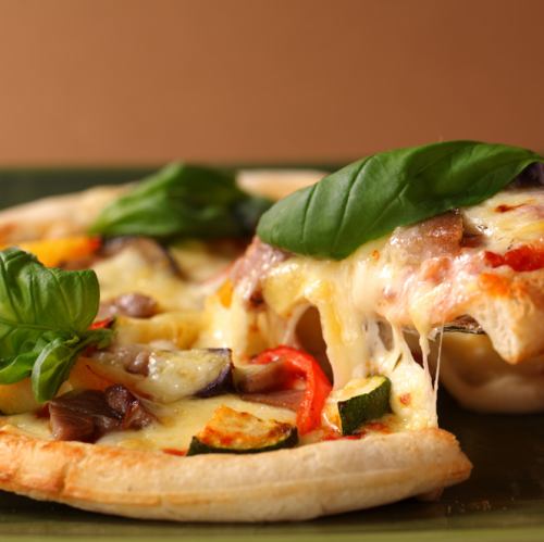【오드불】철판의 인기 메뉴 모두 사랑하는 「피자」