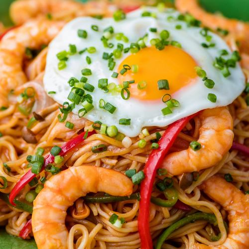 [Meals (noodles)] Singaporean style "Mie Goreng" - a little different from Indonesian