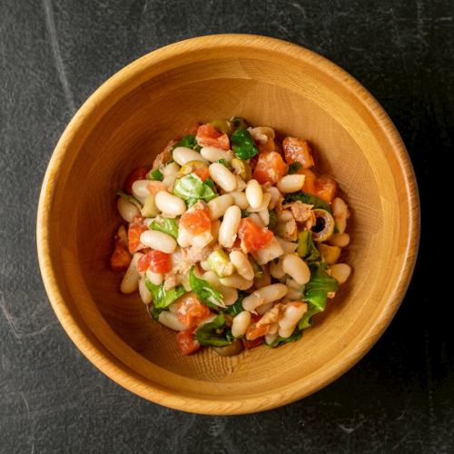 "White bean and tuna salad"