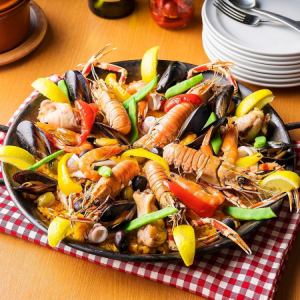 配料豐富的“什錦海鮮飯”