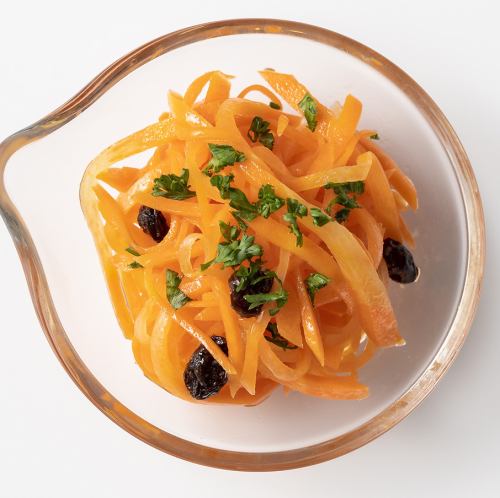 清淡爽口的“胡萝卜凉拌卷心菜”