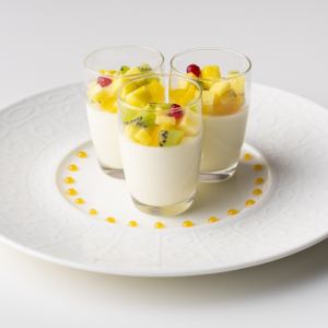 The soft and chewy texture of "Blancmange"