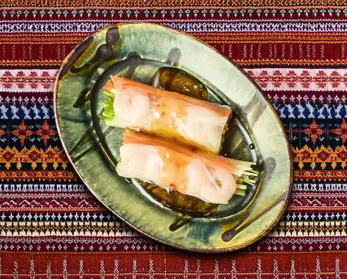 Raw spring roll