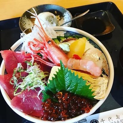 ≪Lunch≫ Seafood rice bowl of the day♪