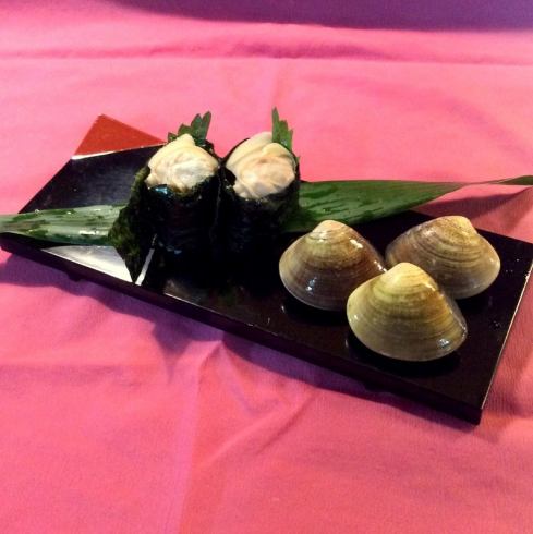 An excellent Nigiri sushi using seasonal fish that landed on that day.