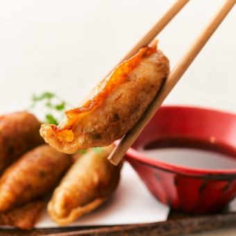 鶏皮餃子　柚子胡椒添え