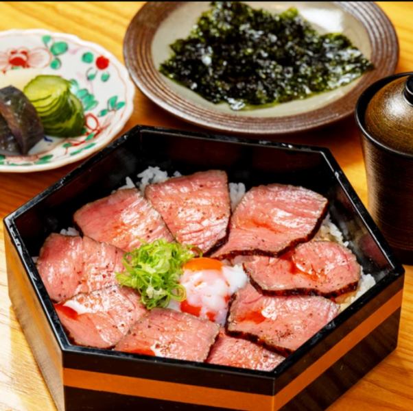 【お昼の御重】厳選和牛を体験する、贅沢なランチタイム