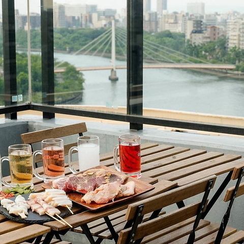 天満橋駅直結!リバービューの開放的な屋上テラスで乾杯♪