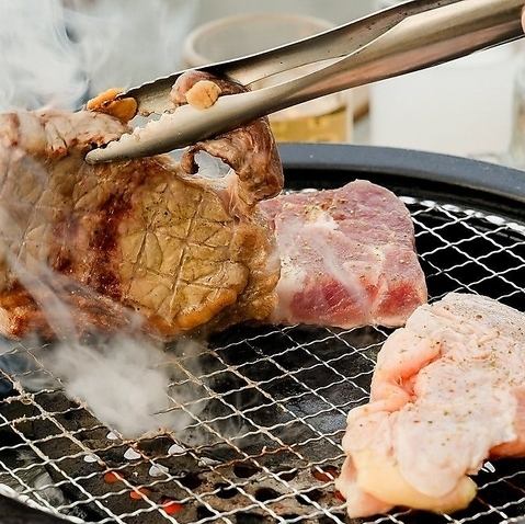 がっつりステーキ肉盛り!2時間飲放付コース5980円♪