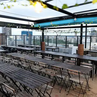 会社宴会やグループでの集まりに最適です！美味しい料理とお酒を堪能しながら、賑やかなひとときを過ごしませんか？最大166名様まで対応可能です！寒い季節はストーブを完備し、あたたかくお過ごしいただけます！