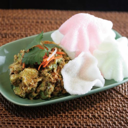 アボカドとピリ辛ポークのクリーミーパクチードレッシング