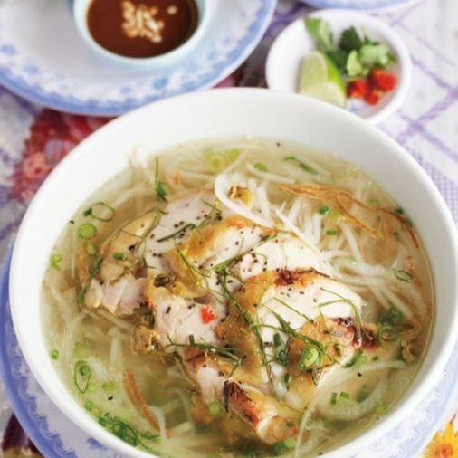 ◆ランチにオススメ！青葉台セット◆ライムリーフ香るグリルチキンのフォー