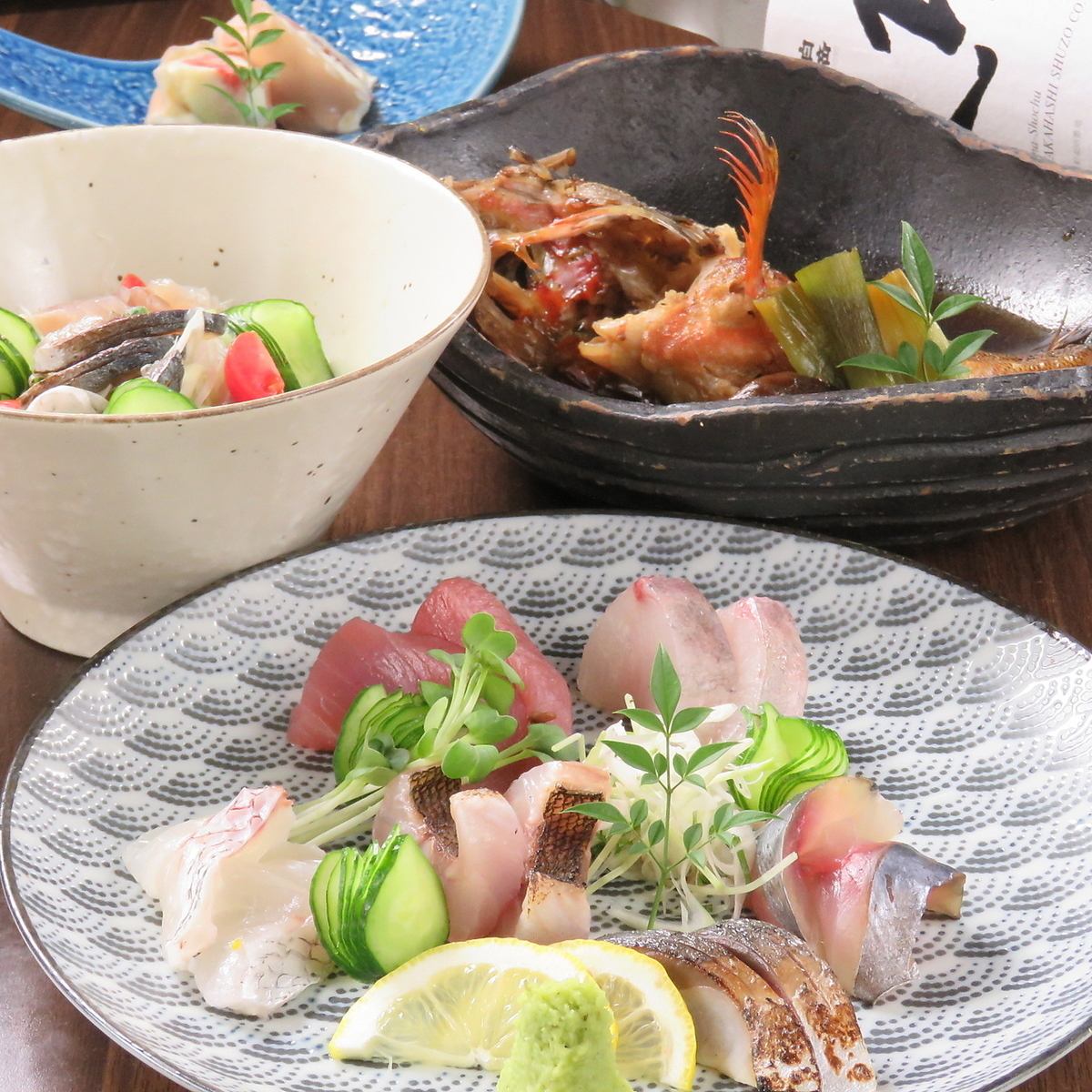 A must-try!! A classic yet authentic sashimori created by a former fish shop manager!