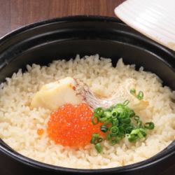 Sea bream and salmon roe in clay pot rice (1 cup)