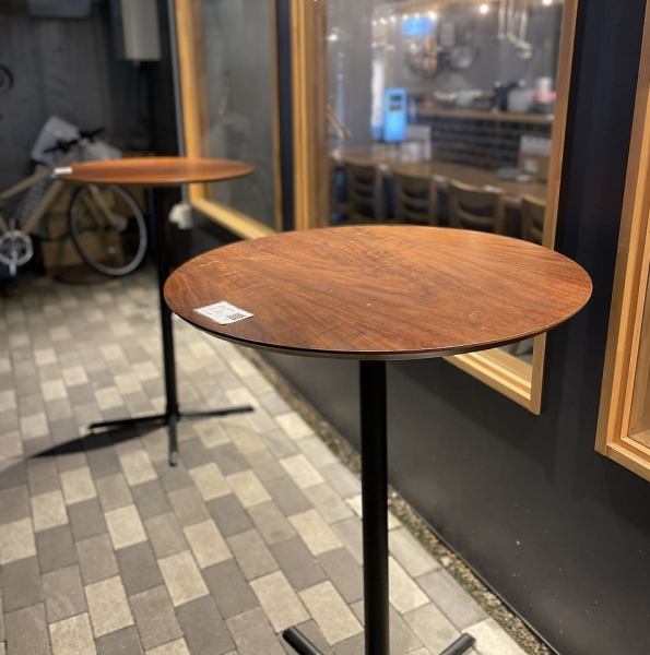 テラス席をご用意しています。立ち飲みスタイルで気軽にちょい飲みできちゃいます！