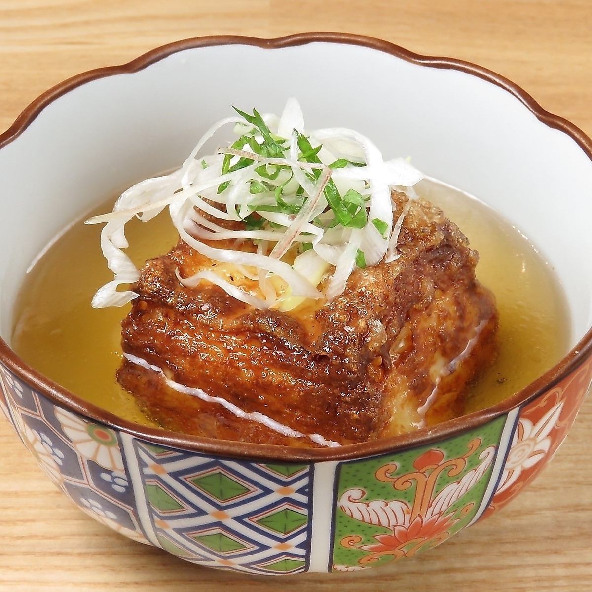 Perfect for dates, girls' nights out, anniversaries, etc.A simple and calm interior