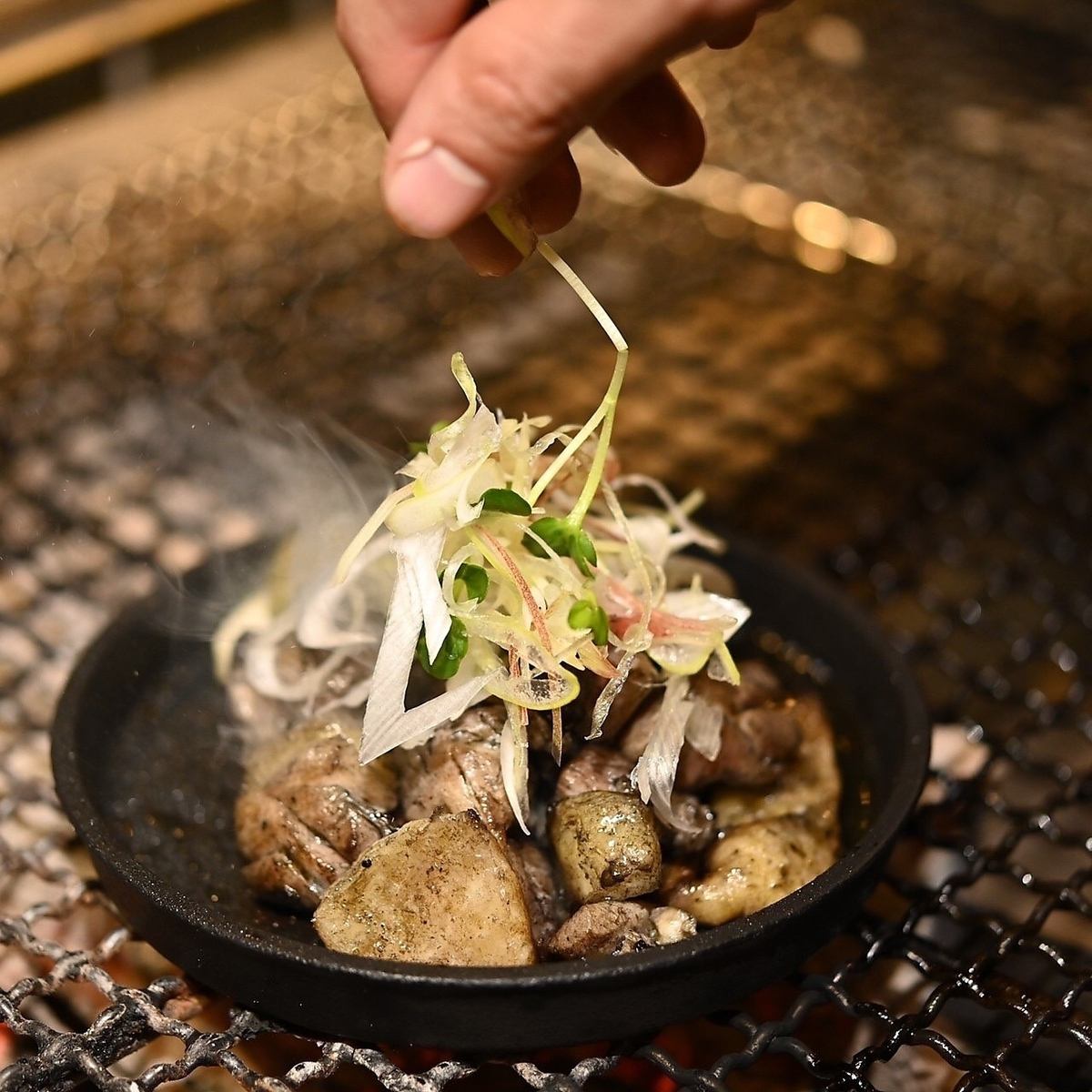 宮崎県産地鶏使用した炭火焼き地鶏！お酒が進む逸品です！
