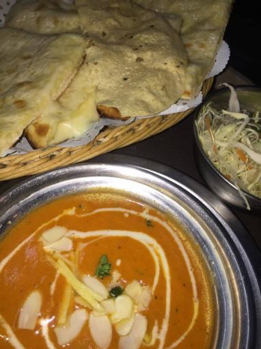 [3 types of curry + 2 types of naan + 3 types of chicken] Recommended for 4 people! Milan course 7990 yen