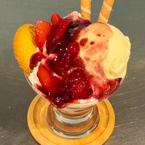 ストロんべりーパフェ