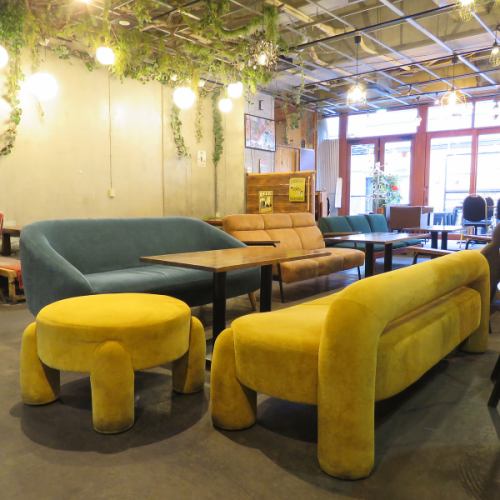 Relax on the comfortable sofa seats as if you were in your living room at home.