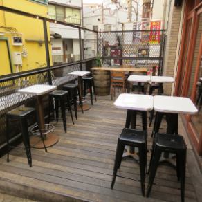 The terrace seats offer a great sense of openness. Let's get through the hot summer and cold winter in many ways! Spring is the best!