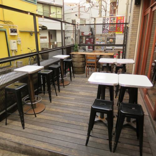 The terrace seats offer a great sense of openness. Let's get through the hot summer and cold winter in many ways! Spring is the best!