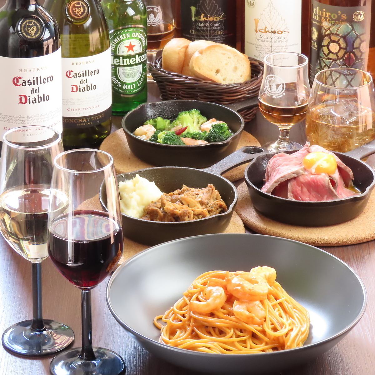 当店の魅力が詰まった飲み放題付きコース4950円(税込)でご用意!