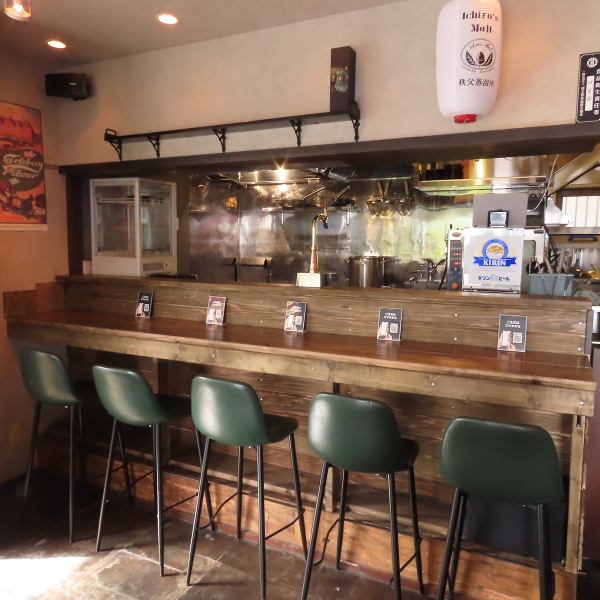 大人数でのご集まりに最適な広々とした店内は、15名様まで貸切でのご利用が可能となっております。歓送迎会や打ち上げなど様々なシーンに最適です◎ご利用人数やご予算など、ぜひお気軽に当店までお問い合わせくださいませ。