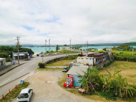 [享受骑行！ 【古宇利大桥的绝景】我们将为您提供只有在这里才能享受到的最佳体验！附近有著名的自行车骑行胜地古宇利大桥，可以享受各种活动。