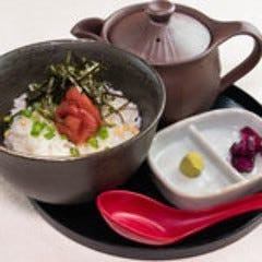 お茶漬け　【梅・しそ昆布・明太子】