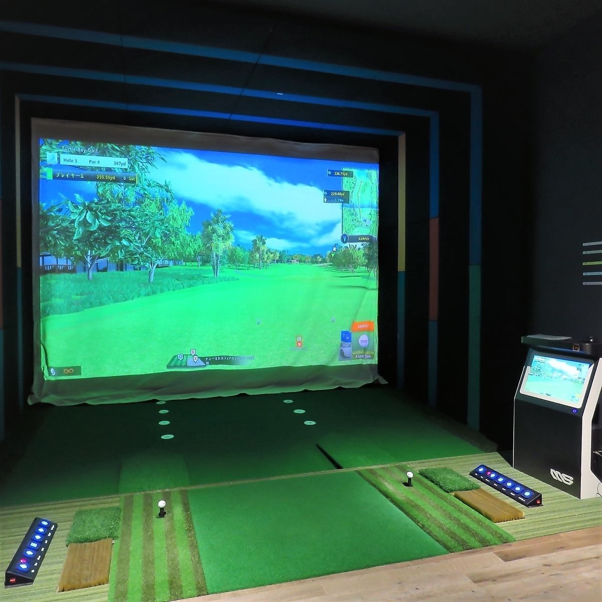 You can enjoy full-fledged golf regardless of the weather with a state-of-the-art golf simulator.