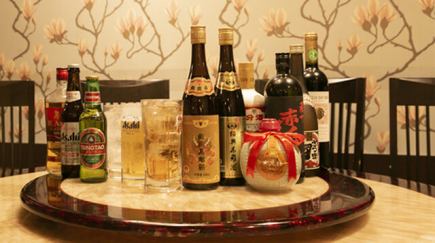 ◆2,500日圓無限暢飲方案◆紹興酒、生啤酒、日本酒等60多種中國酒類◆2小時無限暢飲方案