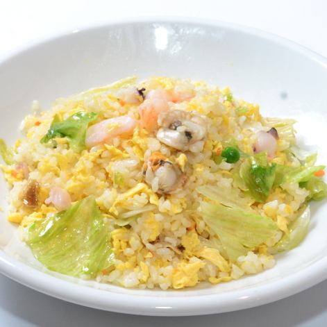 Seafood lettuce fried rice