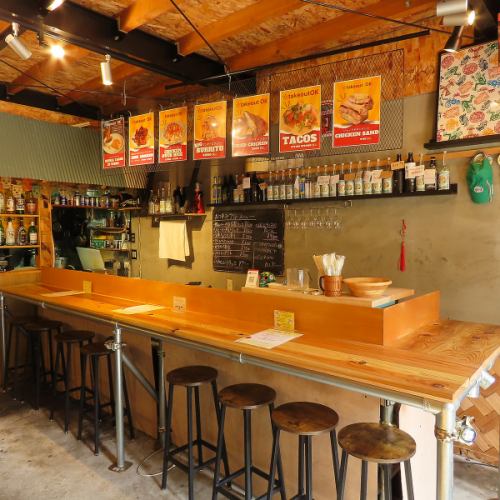 ライブ感満点のカウンター席で、絶妙なタイミングお食事、お飲物をご提供させて頂きます！